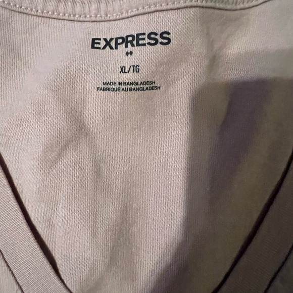 Express tee and GAP shorts - Picture 3 of 5